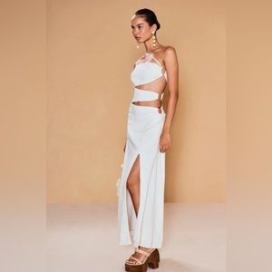 Cult Gaia Designed in an Off White stretch linen-the Terese Gown